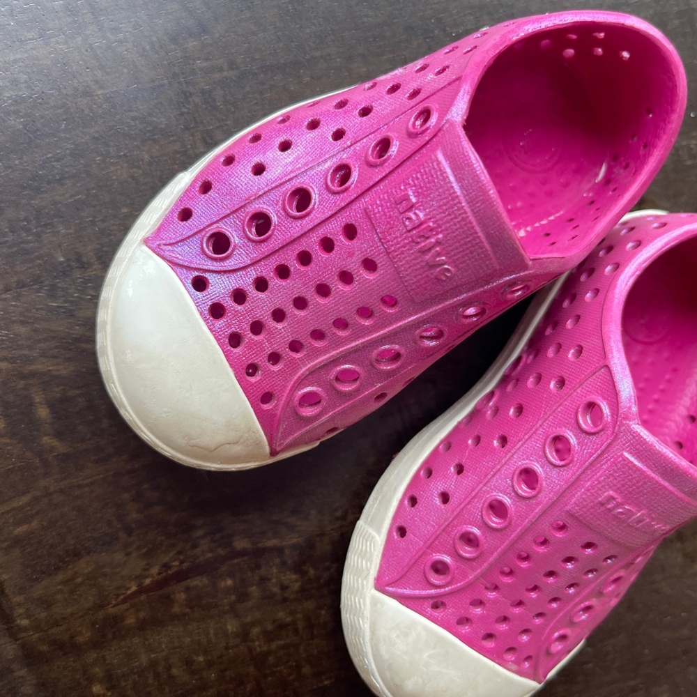 Kids metallic native shoes